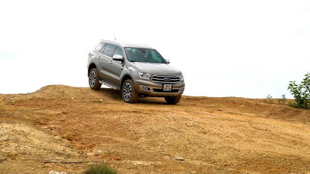 Đánh giá Ford Everest: SUV 7 chỗ đích thực - 5