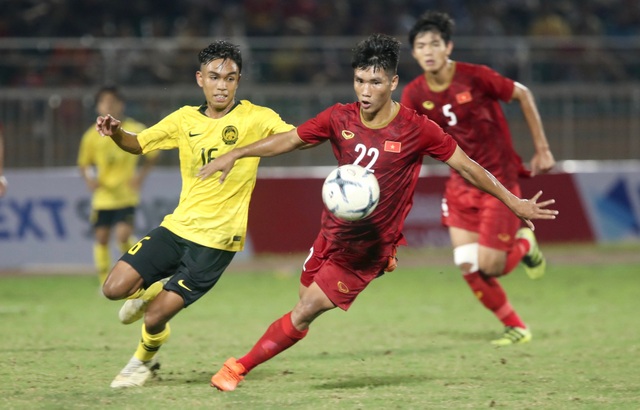 Bàn thắng may mắn giúp U18 Việt Nam đánh bại Malaysia tại giải Đông Nam Á