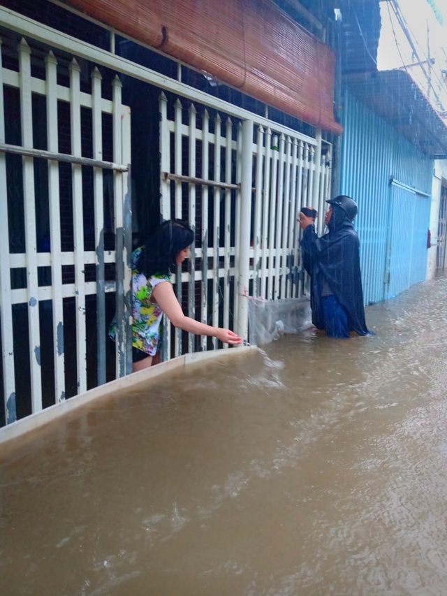 Hàng trăm hộ dân Phú Quốc căng mình sống chung với lũ giữa đảo khơi - 5 Hàng trăm hộ dân Phú Quốc căng mình sống chung với lũ giữa đảo khơi - 5