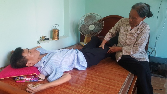 Gặp người đầu tiên mắc căn bệnh kỳ lạ “người cây” ở Việt Nam - 10 Gặp người đầu tiên mắc căn bệnh kỳ lạ “người cây” ở Việt Nam - 10