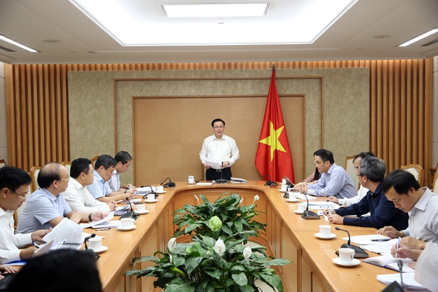 Phó Thủ tướng: Chính phủ đang kiểm soát tốt nợ nước ngoài của quốc gia! - 2 Phó Thủ tướng: Chính phủ đang kiểm soát tốt nợ nước ngoài của quốc gia! - 2