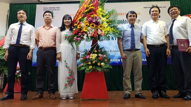 Hàng trăm người đăng ký hiến tặng mô/tạng ở lễ thành lập Trung tâm Ghép tạng tại Huế - 5 Hàng trăm người đăng ký hiến tặng mô/tạng ở lễ thành lập Trung tâm Ghép tạng tại Huế - 5