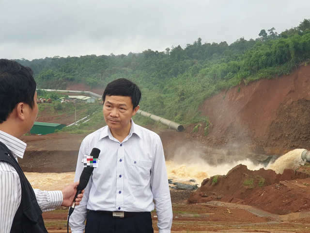 Nước ngập nhà máy thuỷ điện, nhiều công nhân may mắn thoát chết - 4 Nước ngập nhà máy thuỷ điện, nhiều công nhân may mắn thoát chết - 4