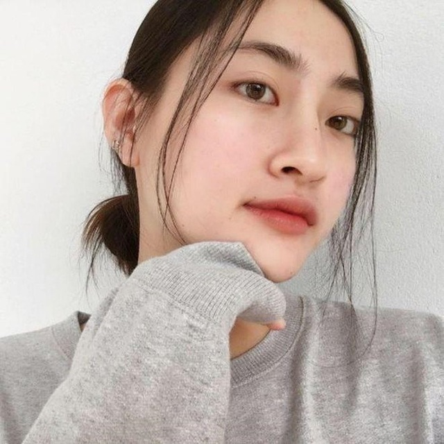 So nhan sắc mặt mộc của Hoa hậu Đỗ Mỹ Linh và Lương Thuỳ Linh - 15 So nhan sắc mặt mộc của Hoa hậu Đỗ Mỹ Linh và Lương Thuỳ Linh - 15