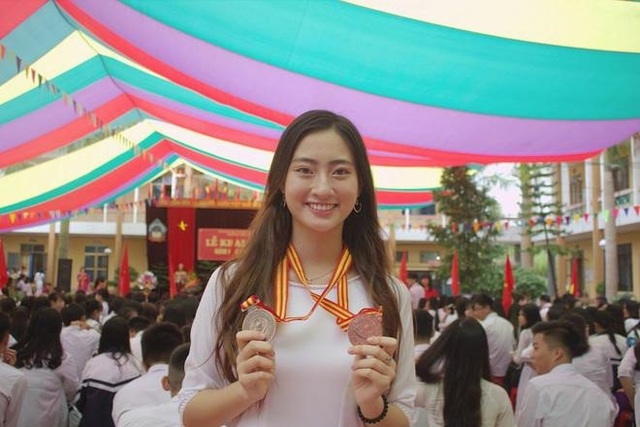 So nhan sắc mặt mộc của Hoa hậu Đỗ Mỹ Linh và Lương Thuỳ Linh - 13 So nhan sắc mặt mộc của Hoa hậu Đỗ Mỹ Linh và Lương Thuỳ Linh - 13