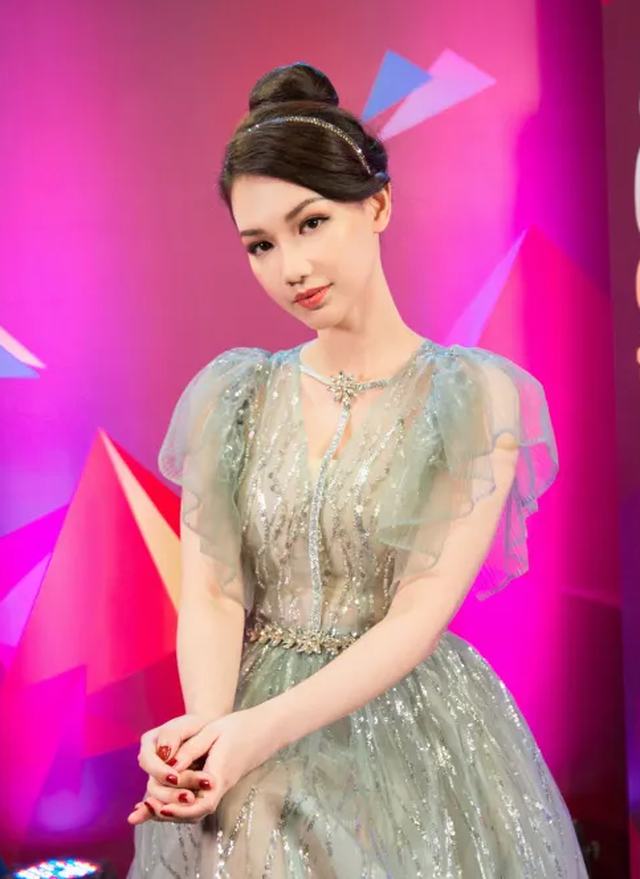 Tự Long khiến MC Quỳnh Chi khóc hết nước mắt - 17 Tự Long khiến MC Quỳnh Chi khóc hết nước mắt - 17