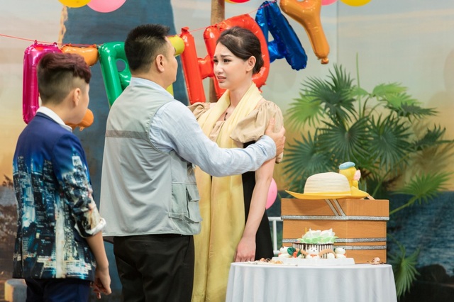 Tự Long khiến MC Quỳnh Chi khóc hết nước mắt - 9 Tự Long khiến MC Quỳnh Chi khóc hết nước mắt - 9