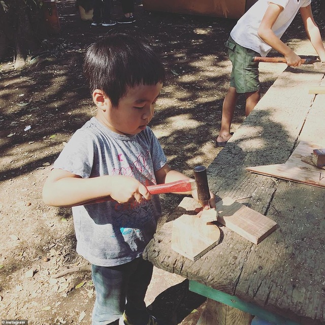 Công viên kỳ lạ - Nơi khuyến khích trẻ nhỏ chơi đùa cùng búa, dao, cưa - 2 Công viên kỳ lạ - Nơi khuyến khích trẻ nhỏ chơi đùa cùng búa, dao, cưa - 2