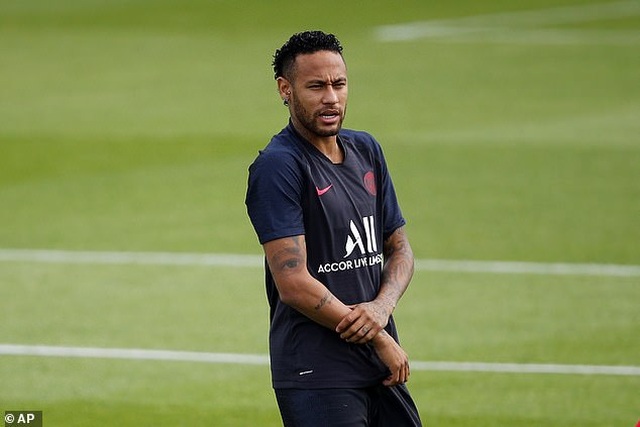 Neymar bị gạch tên khỏi đội hình PSG