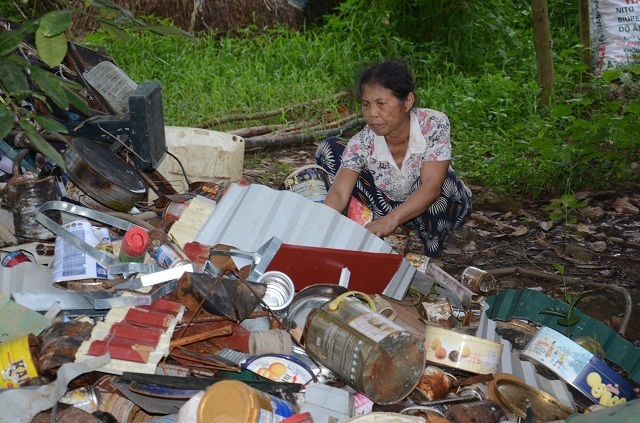 Người cựu binh ung thư khốn khổ nuôi con trai tâm thần và mẹ già 90 tuổi - 12