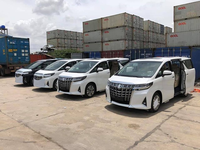 Tháng cô hồn, dân bán xe vẫn hét giá chênh 300 triệu đồng - 1 Tháng cô hồn, dân bán xe vẫn hét giá chênh 300 triệu đồng - 1