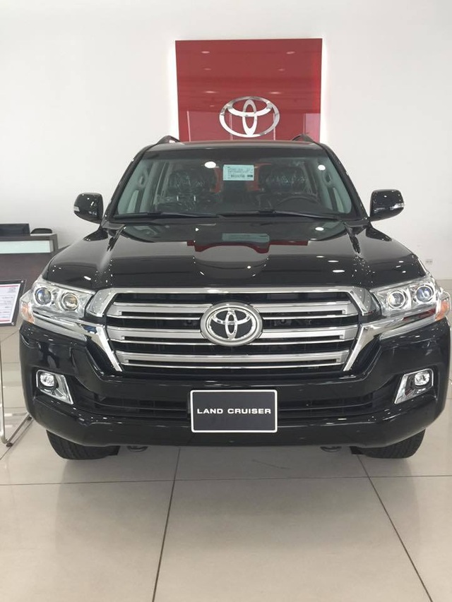 Tháng cô hồn, dân bán xe vẫn hét giá chênh 300 triệu đồng - 2 Tháng cô hồn, dân bán xe vẫn hét giá chênh 300 triệu đồng - 2