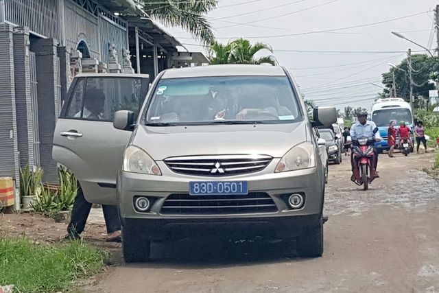 Tất cả cán bộ dùng xe công đi đám cưới con Trưởng đoàn Đại biểu Quốc hội đều “rút kinh nghiệm” - 1 Tất cả cán bộ dùng xe công đi đám cưới con Trưởng đoàn Đại biểu Quốc hội đều “rút kinh nghiệm” - 1