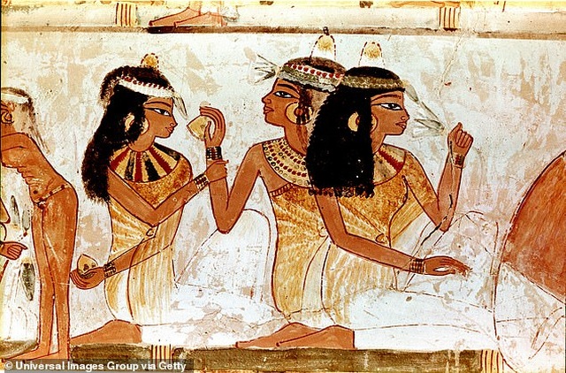 Tìm ra hương nước hoa của nữ hoàng Ai Cập Cleopatra - Ảnh minh hoạ 2