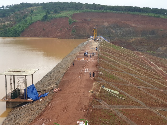 Vụ thủy điện suýt bị vỡ: Tự ý tích nước, chưa được phép vận hành - 2 Vụ thủy điện suýt bị vỡ: Tự ý tích nước, chưa được phép vận hành - 2