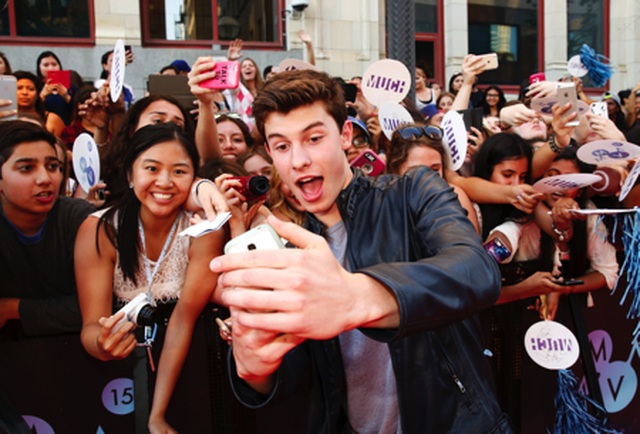 Shawn Mendes, chàng ca sĩ hát trực tiếp còn hay hơn hát phòng thu - 3 Shawn Mendes, chàng ca sĩ hát trực tiếp còn hay hơn hát phòng thu - 3