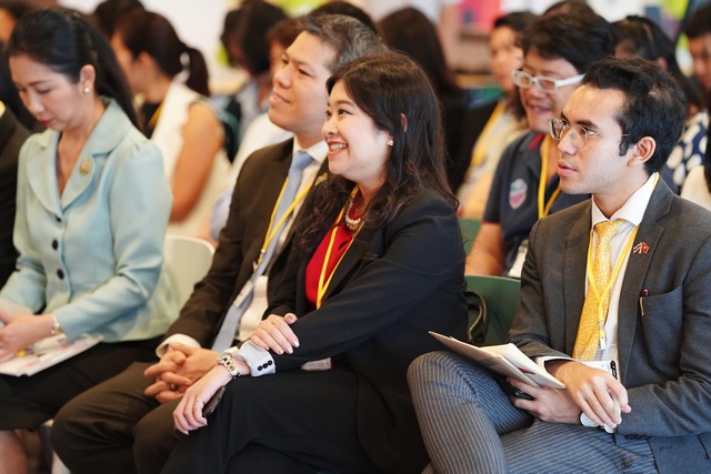 Tổng lãnh sự quán Thái Lan cùng hơn 30 doanh nghiệp ghé thăm Shopee Việt Nam - 2 Tổng lãnh sự quán Thái Lan cùng hơn 30 doanh nghiệp ghé thăm Shopee Việt Nam - 2