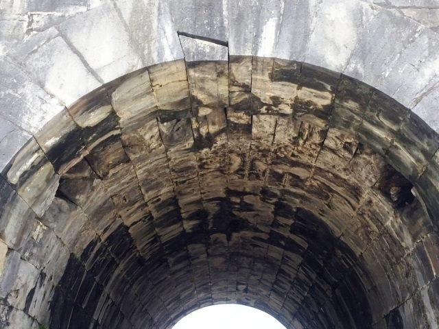 Mái vòm cổng phía nam Thành nhà Hồ bị hư hỏng đã được tu sửa - Ảnh minh hoạ 3