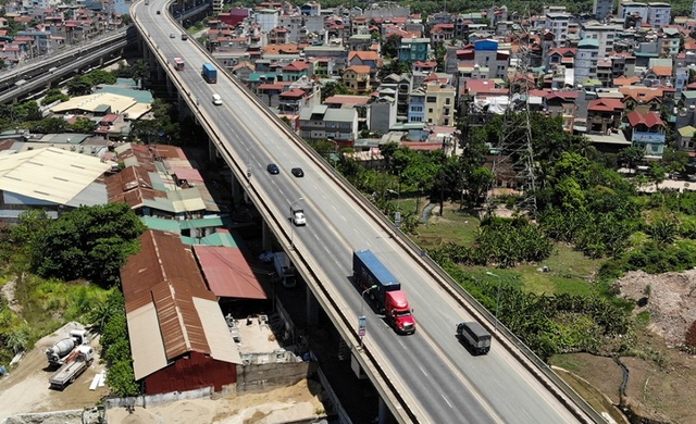 Hà Nội: Hiện trạng mặt đường cầu Thăng Long xuống cấp thảm hại - 2 Hà Nội: Hiện trạng mặt đường cầu Thăng Long xuống cấp thảm hại - 2