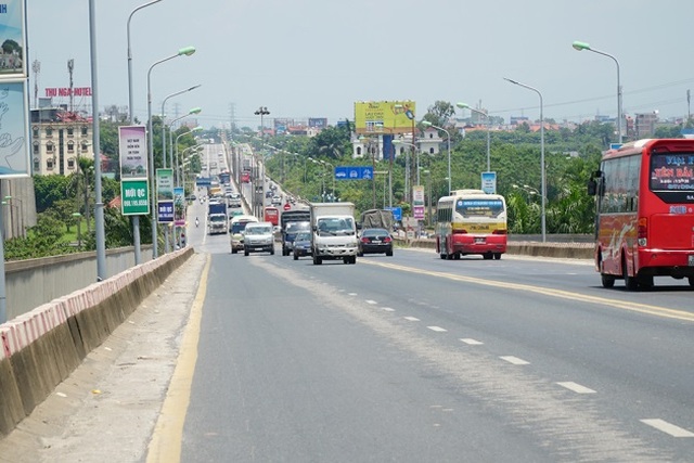 Hà Nội: Hiện trạng mặt đường cầu Thăng Long xuống cấp thảm hại - 10 Hà Nội: Hiện trạng mặt đường cầu Thăng Long xuống cấp thảm hại - 10