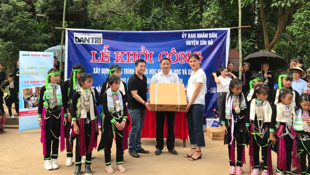 Báo Dân trí vượt hàng trăm cây số xây phòng học tặng các em học sinh dân tộc Dao - 7 Báo Dân trí vượt hàng trăm cây số xây phòng học tặng các em học sinh dân tộc Dao - 7