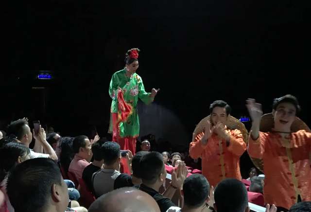 Dịu dàng và nổi loạn ở thành phố ma quỷ - 13 Dịu dàng và nổi loạn ở thành phố ma quỷ - 13