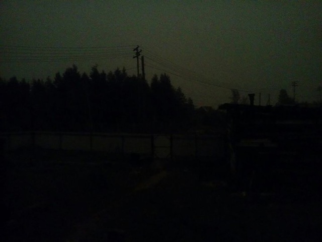 Kỳ lạ bầu trời tối đen như mực lúc 8h sáng ở Siberia