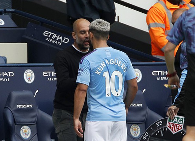 Bị thay ra sân, Aguero cãi nhau nảy lửa với HLV Pep Guardiola - 1 Bị thay ra sân, Aguero cãi nhau nảy lửa với HLV Pep Guardiola - 1