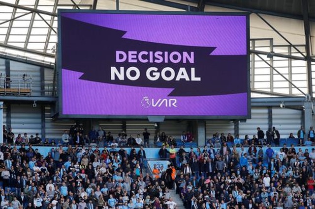 Man City 2-2 Tottenham: VAR lại gieo sầu cho Man City - 2 Man City 2-2 Tottenham: VAR lại gieo sầu cho Man City - 2