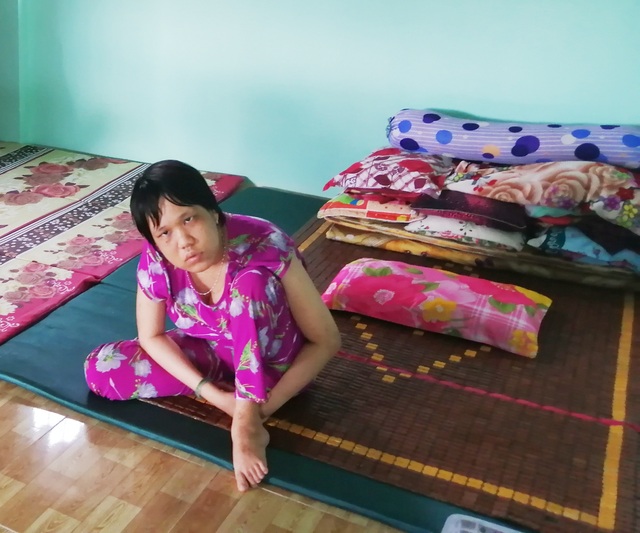 Bạn đọc Dân trí tặng ngôi nhà mơ ước cho gia đình bệnh hiểm chờ tử thần khiêng đi - 3 Bạn đọc Dân trí tặng ngôi nhà mơ ước cho gia đình bệnh hiểm chờ tử thần khiêng đi - 3