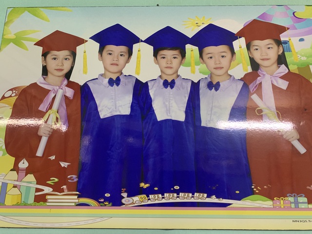 Những đứa trẻ ca sinh 5 đầu tiên ở Việt Nam háo hức vào lớp 1 - 2 Những đứa trẻ ca sinh 5 đầu tiên ở Việt Nam háo hức vào lớp 1 - 2