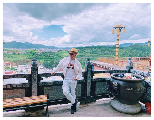 Con nuôi NSND Hồng Vân thăm thành cổ Lệ Giang, chỉ điểm sống ảo nổi tiếng - 5 Con nuôi NSND Hồng Vân thăm thành cổ Lệ Giang, chỉ điểm sống ảo nổi tiếng - 5
