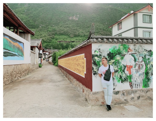 Con nuôi NSND Hồng Vân thăm thành cổ Lệ Giang, chỉ điểm sống ảo nổi tiếng - 16 Con nuôi NSND Hồng Vân thăm thành cổ Lệ Giang, chỉ điểm sống ảo nổi tiếng - 16