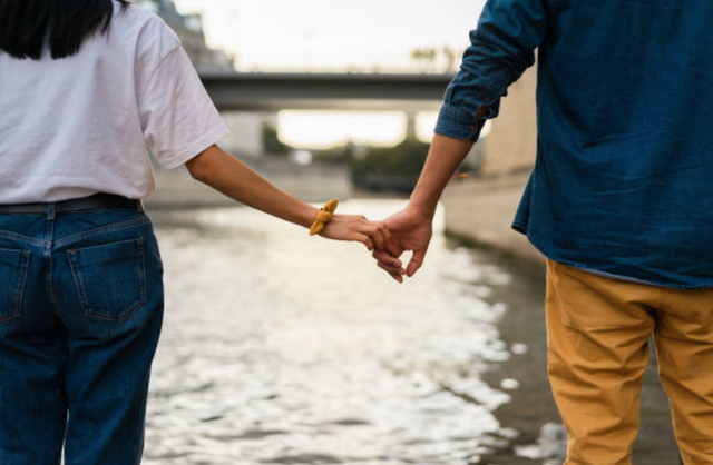 Đàn bà như bình rượu mơ, hãy trao nó cho người xứng đáng - 1 Đàn bà như bình rượu mơ, hãy trao nó cho người xứng đáng - 1