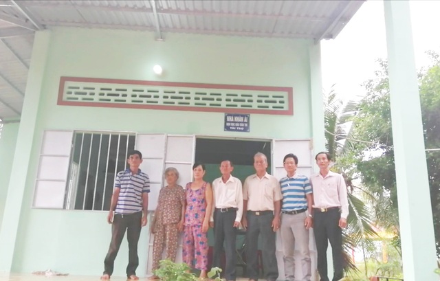 Bạn đọc Dân trí tặng ngôi nhà mơ ước cho gia đình bệnh hiểm chờ tử thần khiêng đi - 6 Bạn đọc Dân trí tặng ngôi nhà mơ ước cho gia đình bệnh hiểm chờ tử thần khiêng đi - 6