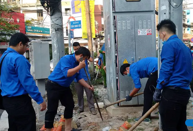 Gần 70 triệu lượt thanh niên tham gia chiến dịch Tình nguyện hè - 3 Gần 70 triệu lượt thanh niên tham gia chiến dịch Tình nguyện hè - 3