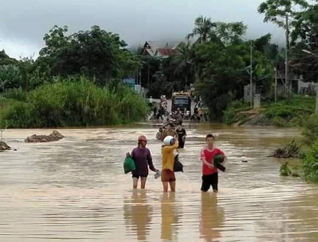 Đập tràn - Hiểm nguy rình rập mùa mưa lũ - 3 Đập tràn - Hiểm nguy rình rập mùa mưa lũ - 3