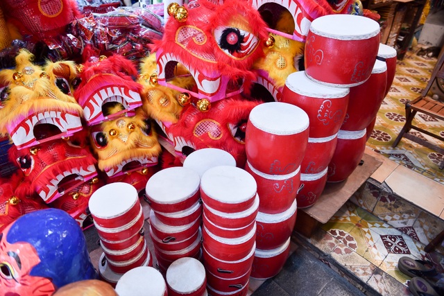 Đầu lân, trống gỗ thuần Việt hồi sinh, lấn át đồ chơi trung thu Trung Quốc - 5 Đầu lân, trống gỗ thuần Việt hồi sinh, lấn át đồ chơi trung thu Trung Quốc - 5