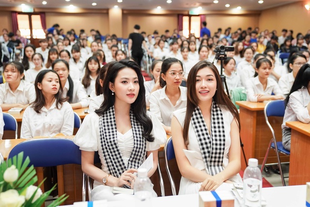 Minh Trang thấy mình liều lĩnh khi bỏ du học để theo đuổi điện ảnh - 2 Minh Trang thấy mình liều lĩnh khi bỏ du học để theo đuổi điện ảnh - 2
