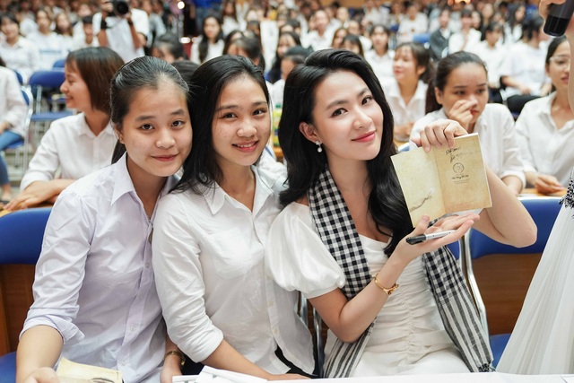 Minh Trang thấy mình liều lĩnh khi bỏ du học để theo đuổi điện ảnh - 5 Minh Trang thấy mình liều lĩnh khi bỏ du học để theo đuổi điện ảnh - 5