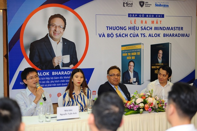 Chuyên gia marketing và nhân sự hàng đầu thế giới viết sách dành riêng bạn đọc Việt Nam - 2 Chuyên gia marketing và nhân sự hàng đầu thế giới viết sách dành riêng bạn đọc Việt Nam - 2