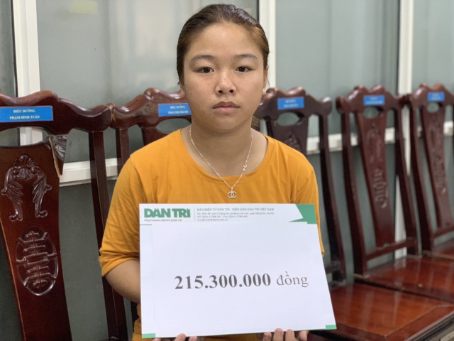 Bé gái sống sót vụ thiêu 4 người trong một gia đình tiếp tục được bạn đọc giúp đỡ hơn 200 triệu đồng - 2 Bé gái sống sót vụ thiêu 4 người trong một gia đình tiếp tục được bạn đọc giúp đỡ hơn 200 triệu đồng - 2