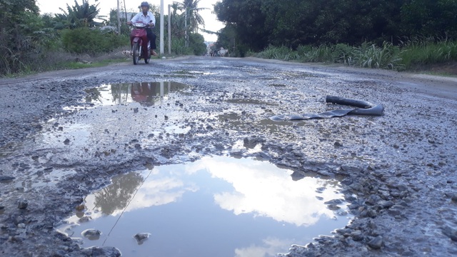 Thi công cao tốc băm nát đường, nhà thầu chây ì việc hoàn trả - 4 Thi công cao tốc băm nát đường, nhà thầu chây ì việc hoàn trả - 4