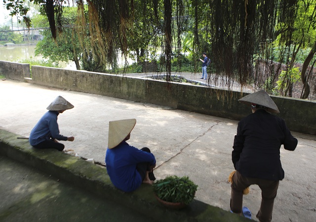 Kỳ lạ giếng cổ hình bàn chân khổng lồ tại ngoại thành Hà Nội - 5