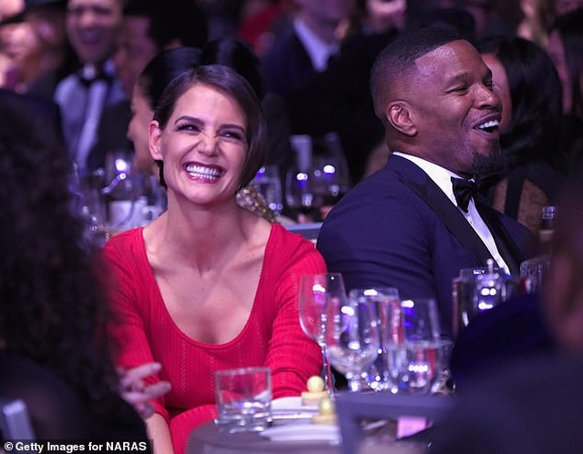 Katie Holmes vui vẻ ra phố sau khi chia tay bạn trai - 10 Katie Holmes vui vẻ ra phố sau khi chia tay bạn trai - 10