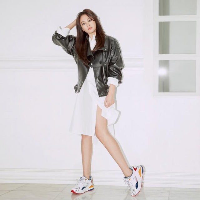 Song Hye Kyo quyến rũ khác lạ với trang điểm mắt mèo - 7 Song Hye Kyo quyến rũ khác lạ với trang điểm mắt mèo - 7