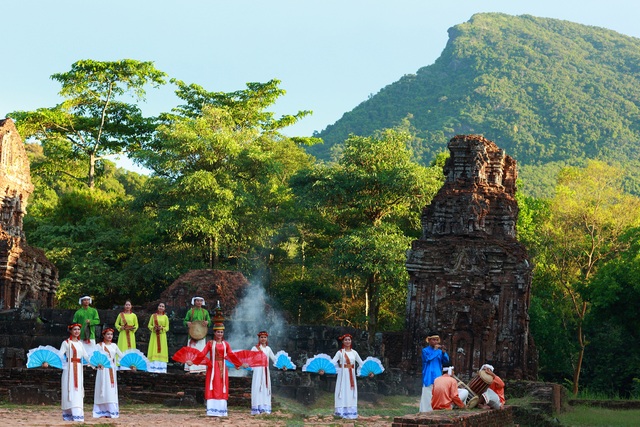 Kỷ niệm 20 năm Hội An và Mỹ Sơn là Di sản văn hóa thế giới Kỷ niệm 20 năm Hội An và Mỹ Sơn là Di sản văn hóa thế giới