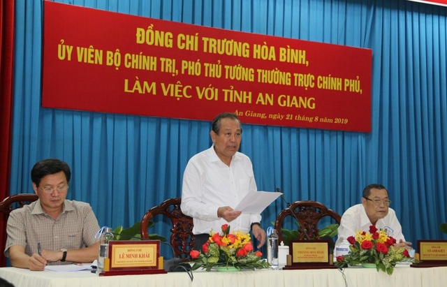 Phó Thủ tướng Trương Hòa Bình thị sát “điểm nóng” sạt lở quốc lộ 91 - 3 Phó Thủ tướng Trương Hòa Bình thị sát “điểm nóng” sạt lở quốc lộ 91 - 3