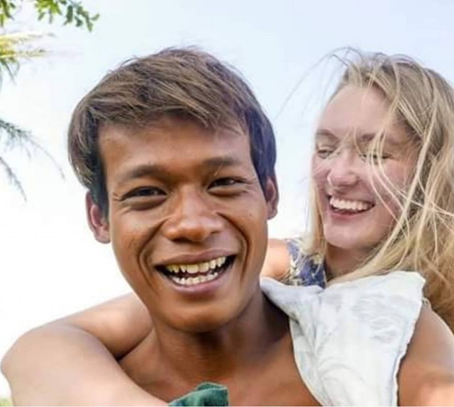 Cặp đôi đũa lệch gây “bão”một thời ở Indonesia trở lại với loạt khoảnh khắc ngọt ngào! - 3 Cặp đôi đũa lệch gây “bão”một thời ở Indonesia trở lại với loạt khoảnh khắc ngọt ngào! - 3