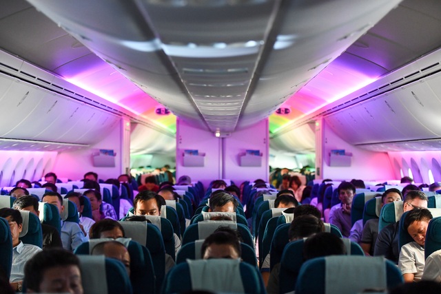 Hành khách ngỡ ngàng khi được trải nghiệm máy bay Boeing lớn nhất thế giới vừa về Việt Nam - 1 Hành khách ngỡ ngàng khi được trải nghiệm máy bay Boeing lớn nhất thế giới vừa về Việt Nam - 1